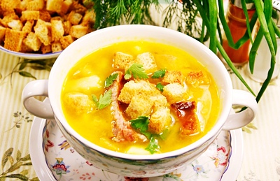 Гороховый суп с сухариками