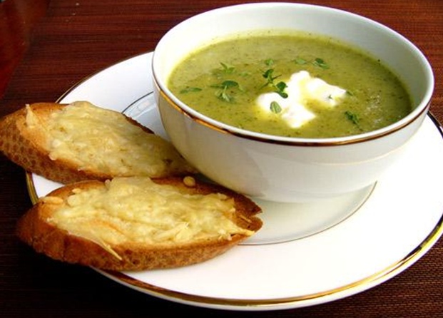 Грибной суп с овощами и оливками