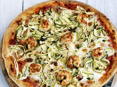 Пицца с креветками и цуккини фото